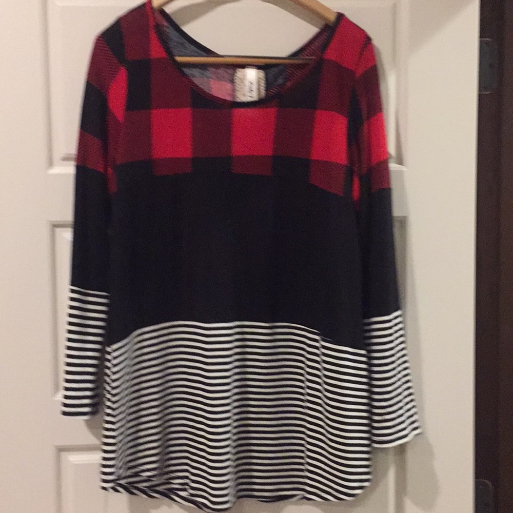 Lightweight plaid tunic